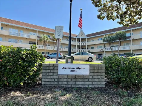 2041 Australia Way W Clearwater FL 33763