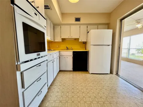 2041 Australia Way W Clearwater FL 33763