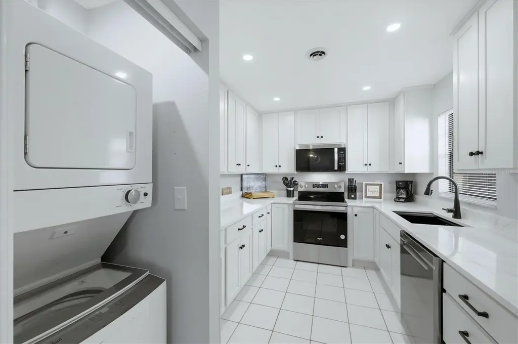 1230 56th Street W Bradenton FL 34209