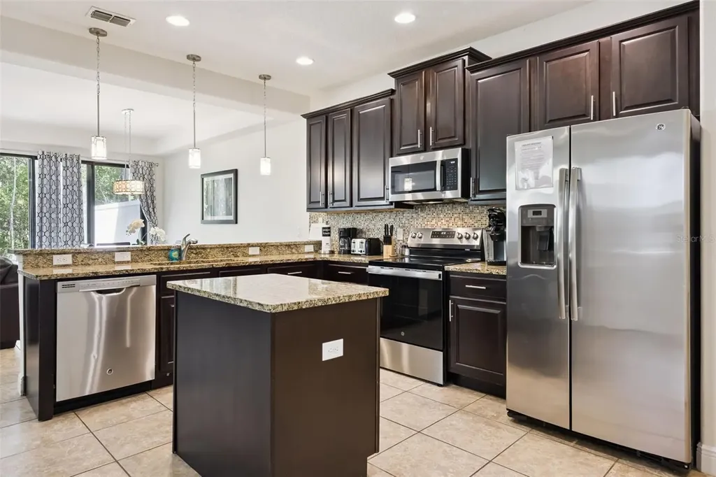8147 Roseville Boulevard Davenport FL 33896