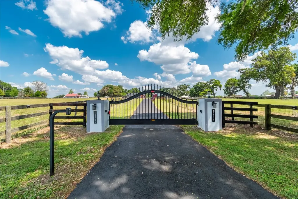 13025 NW Gainesville Road Reddick FL 32686