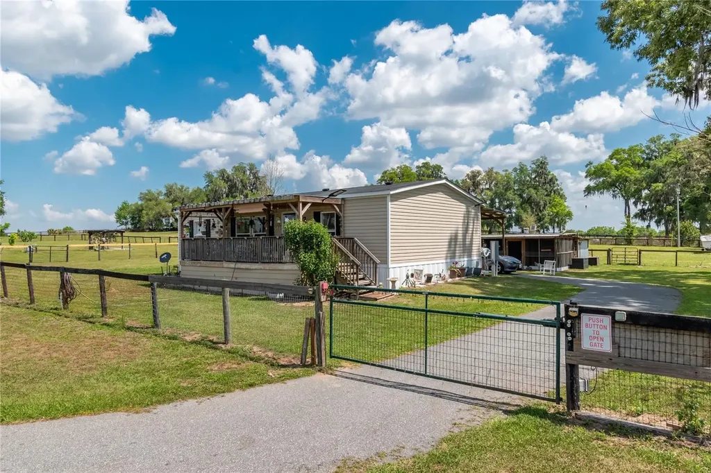 13025 NW Gainesville Road Reddick FL 32686