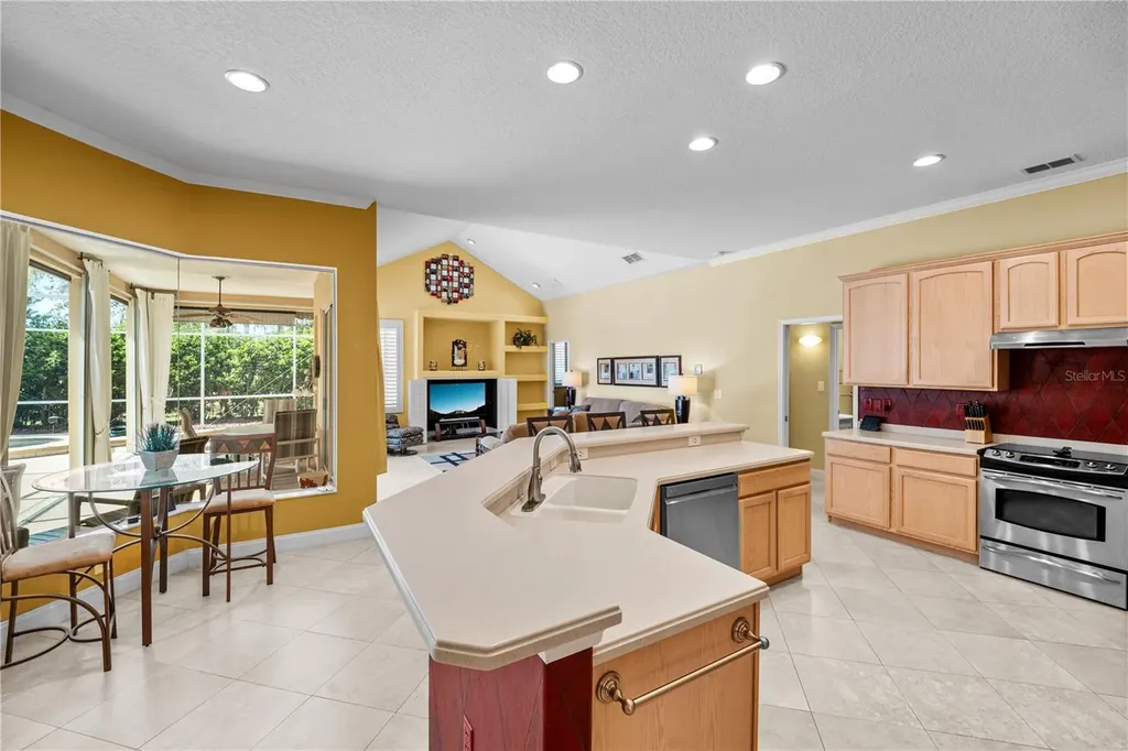 106 Burrell Circle Kissimmee FL 34744