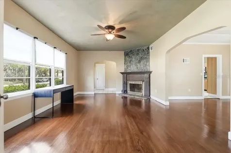 624 Avenue A NE Winter Haven FL 33881