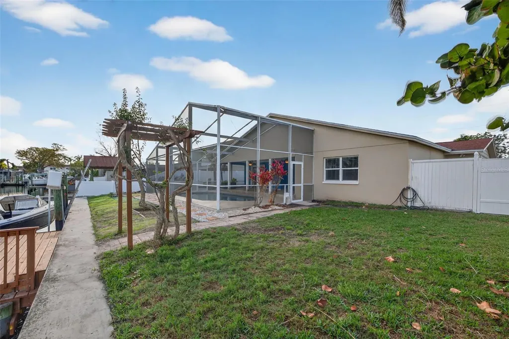 8711 Bay Crest Lane Tampa FL 33615