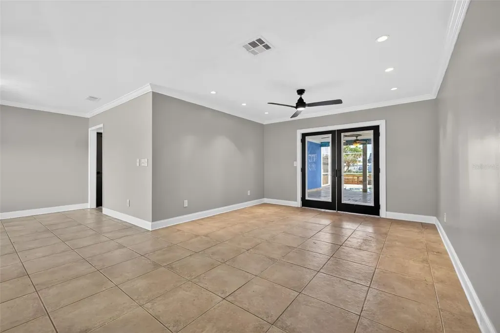 8711 Bay Crest Lane Tampa FL 33615