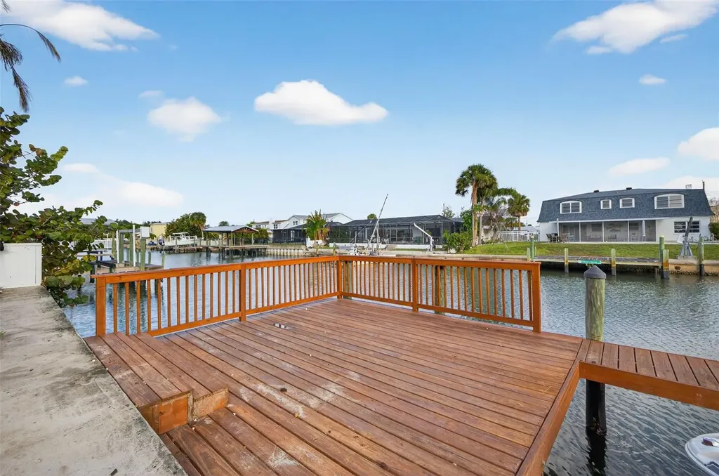 8711 Bay Crest Lane Tampa FL 33615