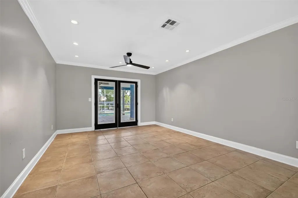8711 Bay Crest Lane Tampa FL 33615