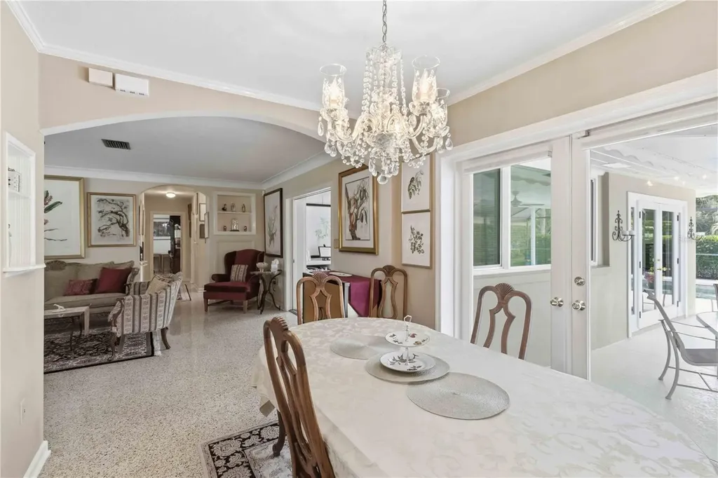 2068 Sunnyside Lane Sarasota FL 34239