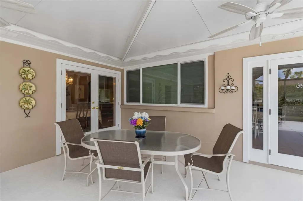 2068 Sunnyside Lane Sarasota FL 34239