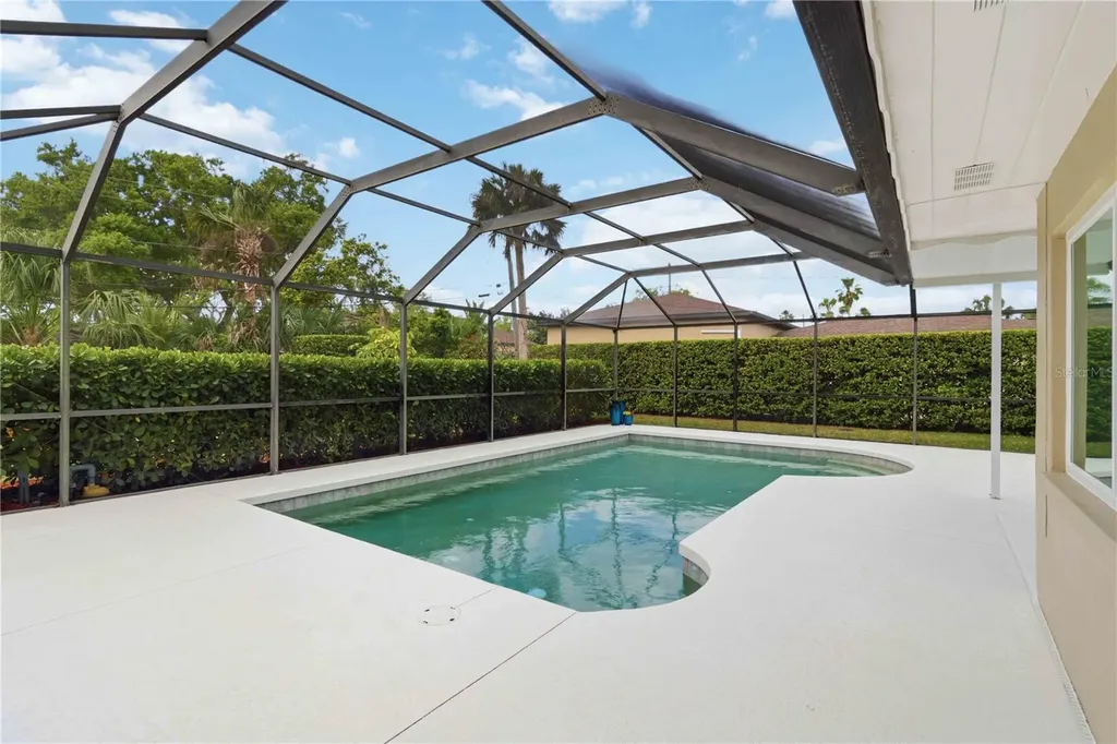 2068 Sunnyside Lane Sarasota FL 34239