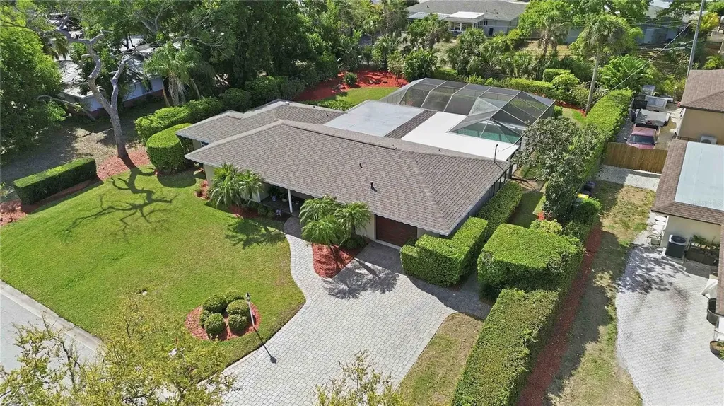 2068 Sunnyside Lane Sarasota FL 34239