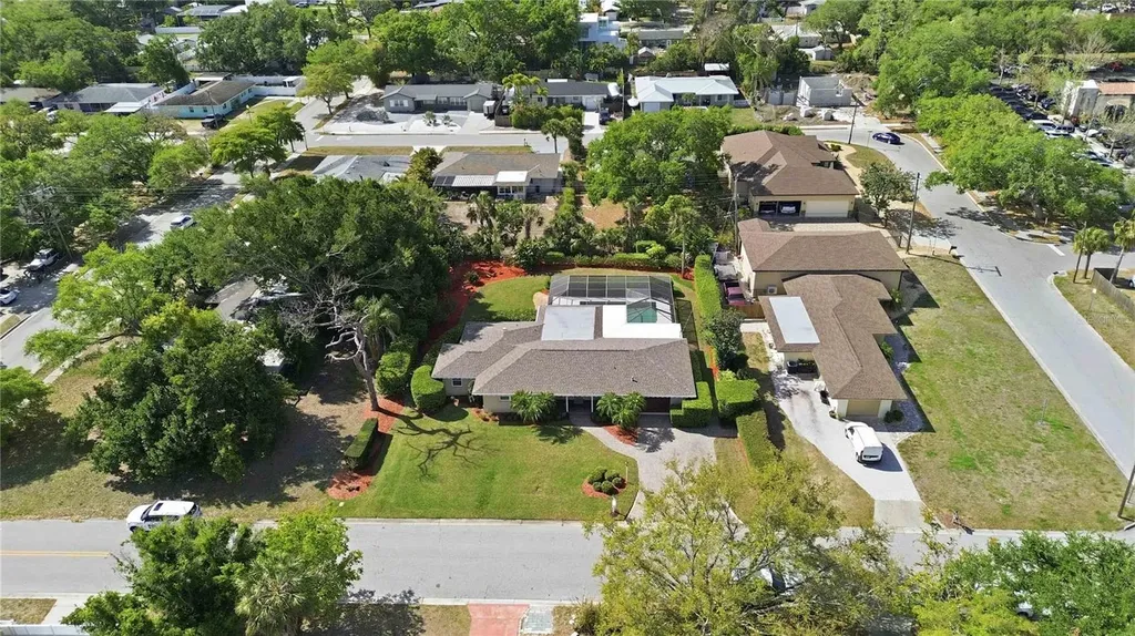 2068 Sunnyside Lane Sarasota FL 34239