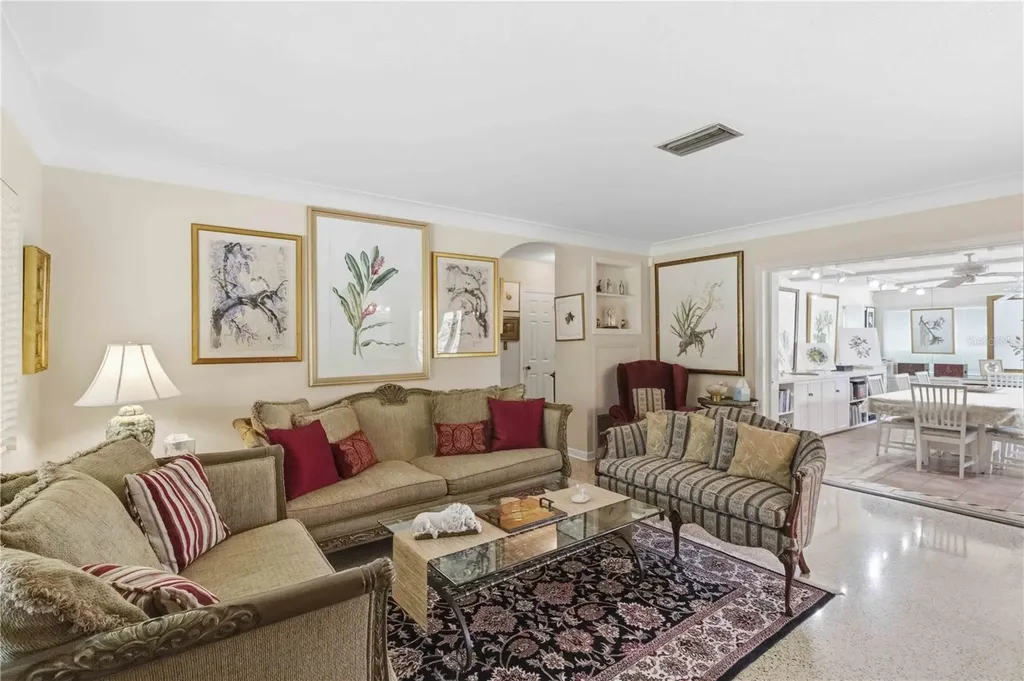 2068 Sunnyside Lane Sarasota FL 34239