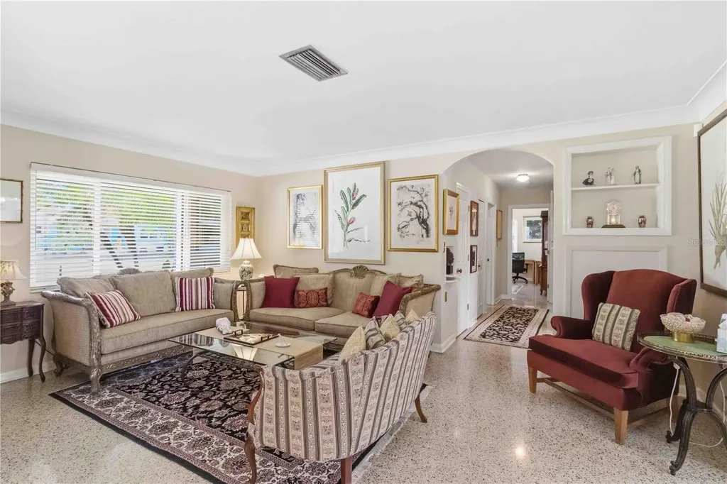 2068 Sunnyside Lane Sarasota FL 34239