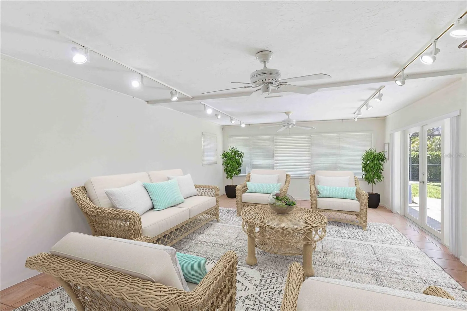2068 Sunnyside Lane Sarasota FL 34239