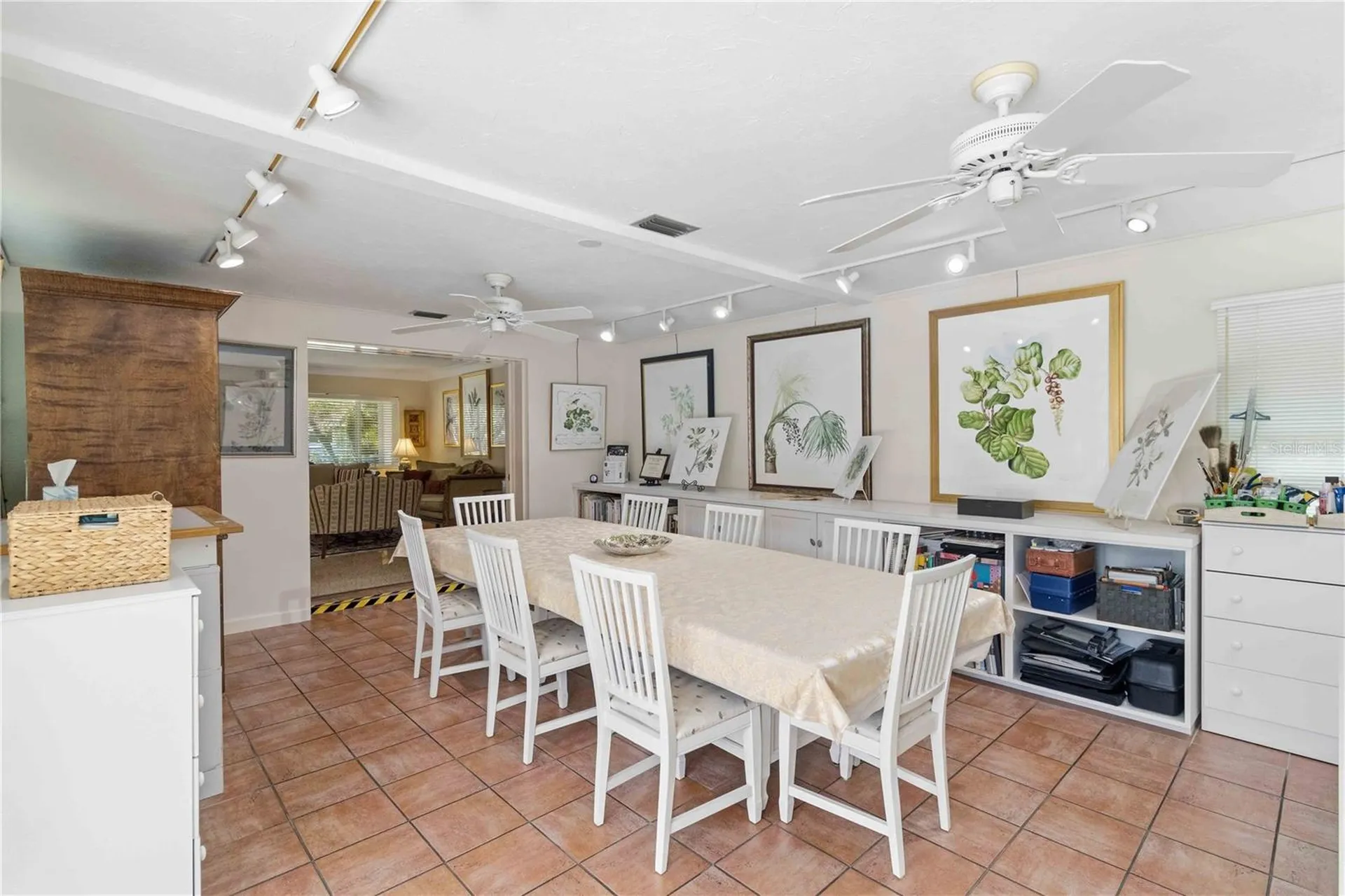 2068 Sunnyside Lane Sarasota FL 34239