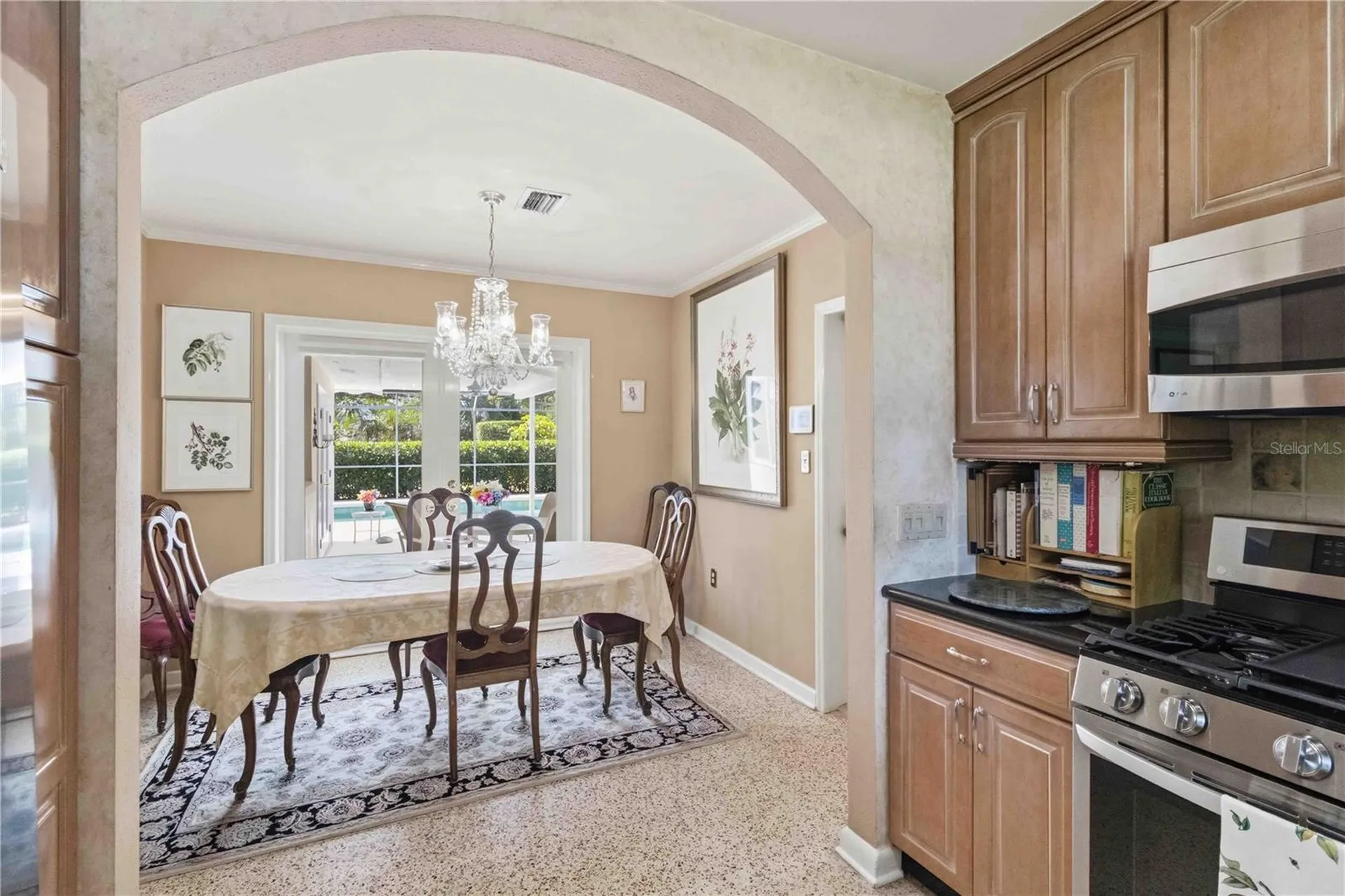 2068 Sunnyside Lane Sarasota FL 34239