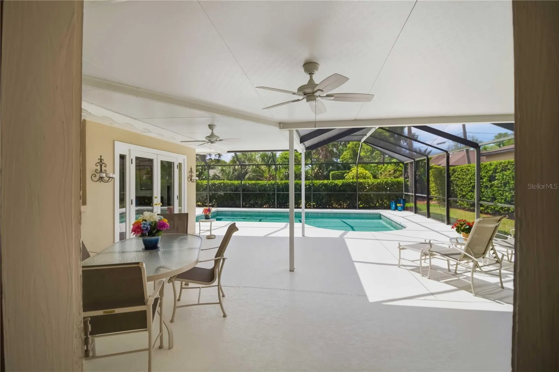 2068 Sunnyside Lane Sarasota FL 34239