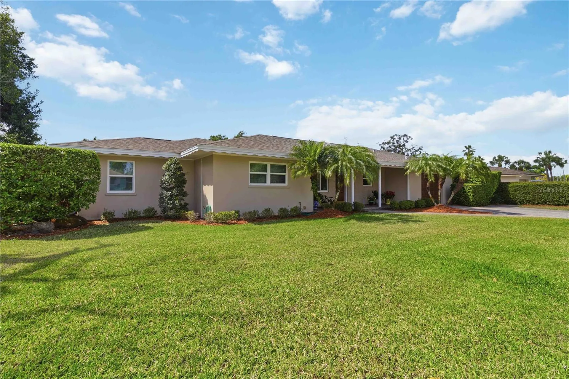 2068 Sunnyside Lane Sarasota FL 34239