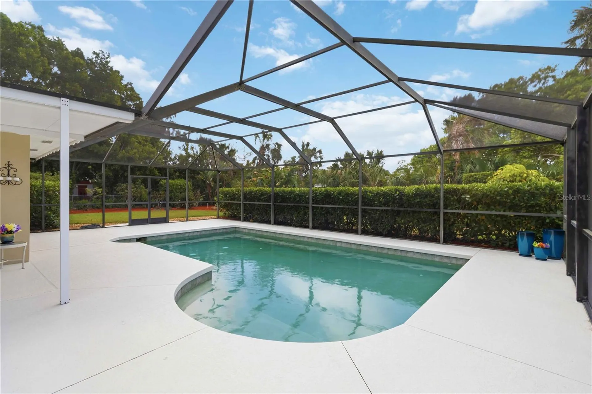2068 Sunnyside Lane Sarasota FL 34239