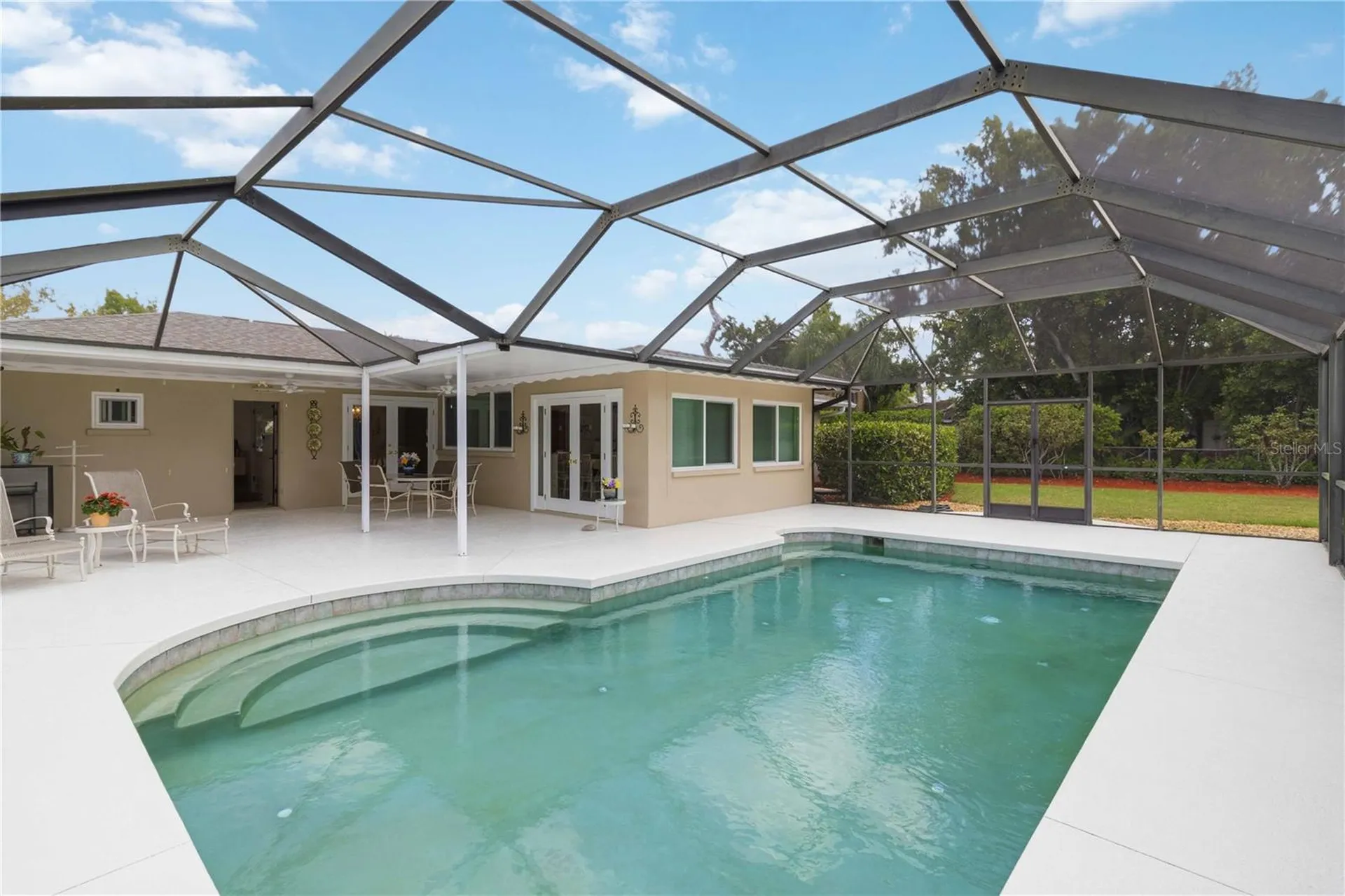 2068 Sunnyside Lane Sarasota FL 34239