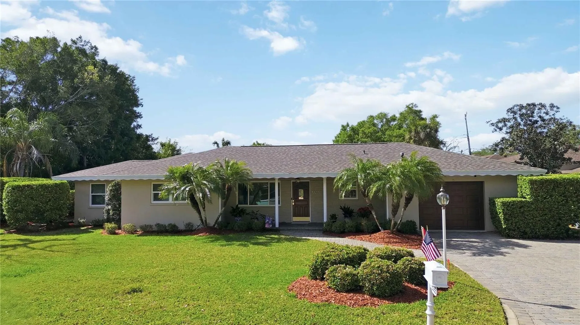 2068 Sunnyside Lane Sarasota FL 34239