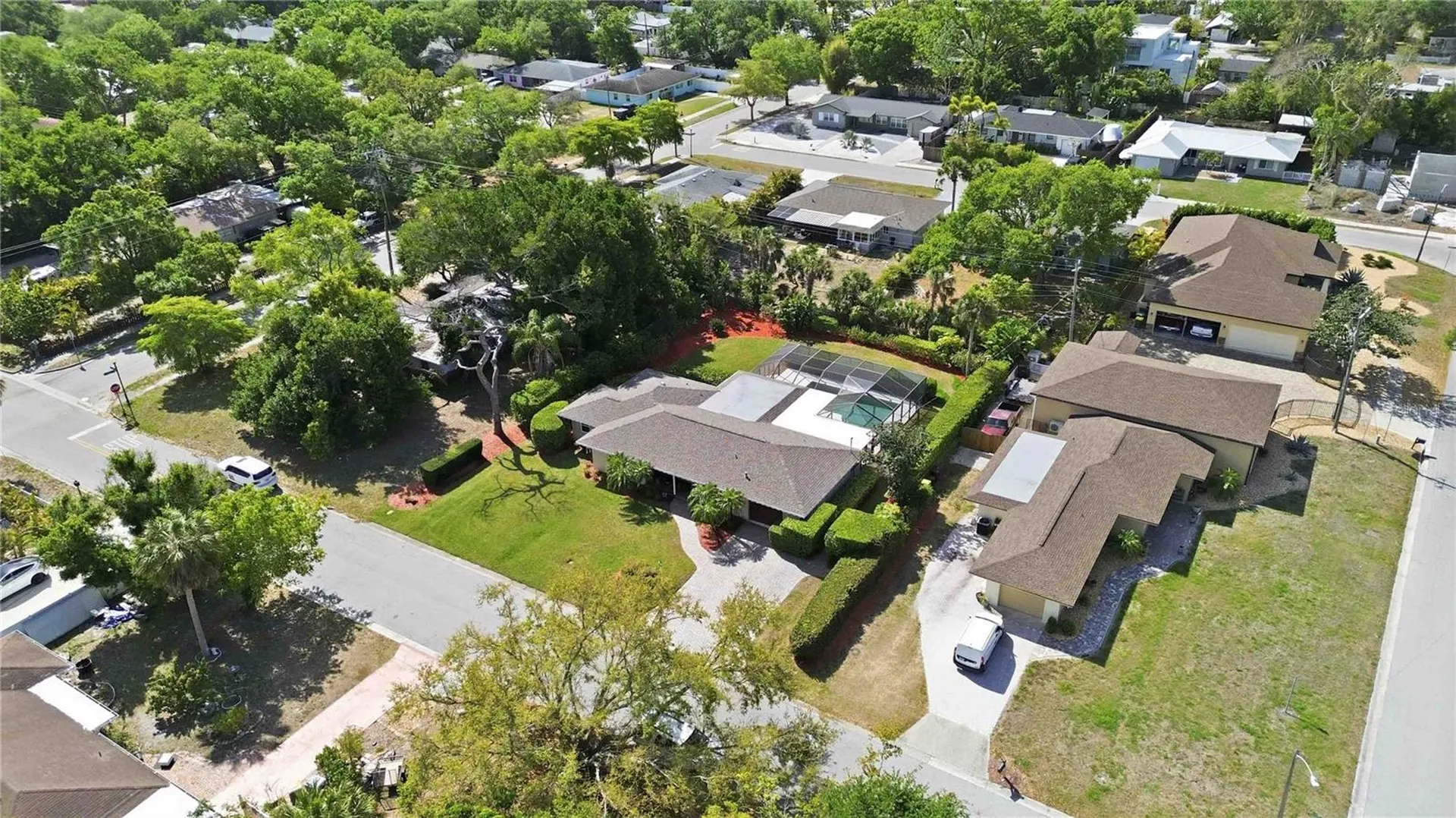 2068 Sunnyside Lane Sarasota FL 34239