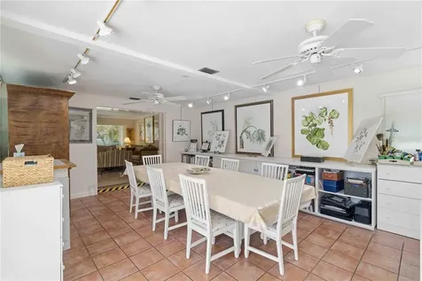 2068 Sunnyside Lane Sarasota FL 34239