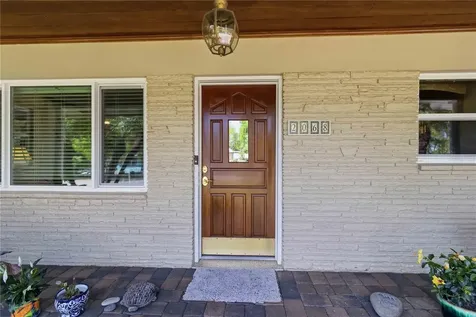 2068 Sunnyside Lane Sarasota FL 34239