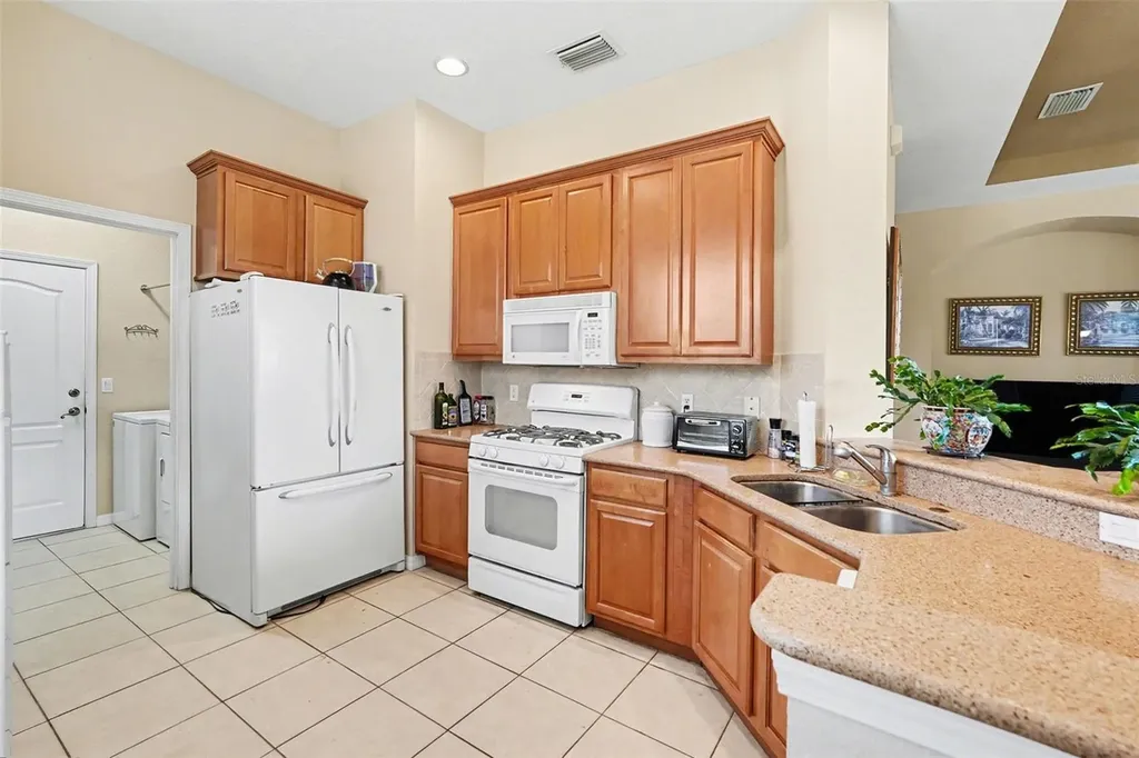 918 Regal Manor Way Sun City Center FL 33573
