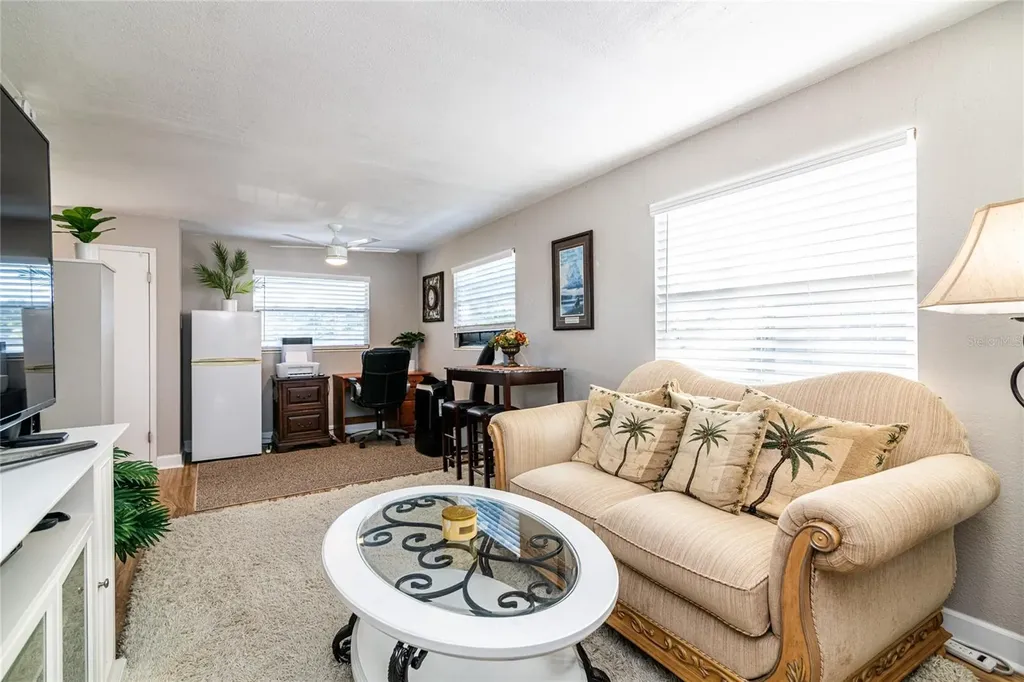 5434 1/2 9th Avenue N St Petersburg FL 33710
