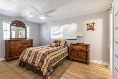 5434 1/2 9th Avenue N St Petersburg FL 33710