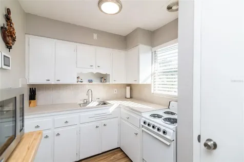 5434 1/2 9th Avenue N St Petersburg FL 33710