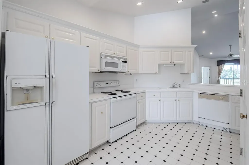447 Enclave Place Lakeland FL 33803