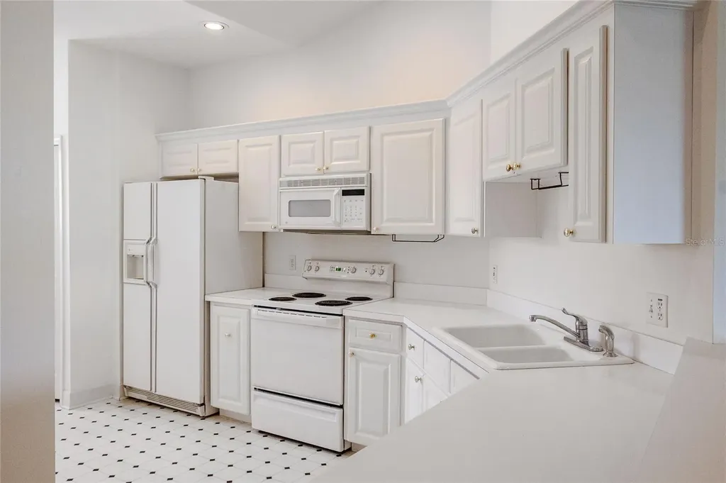 447 Enclave Place Lakeland FL 33803