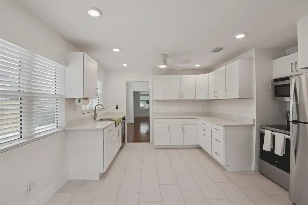 159 81st Avenue N St Petersburg FL 33702