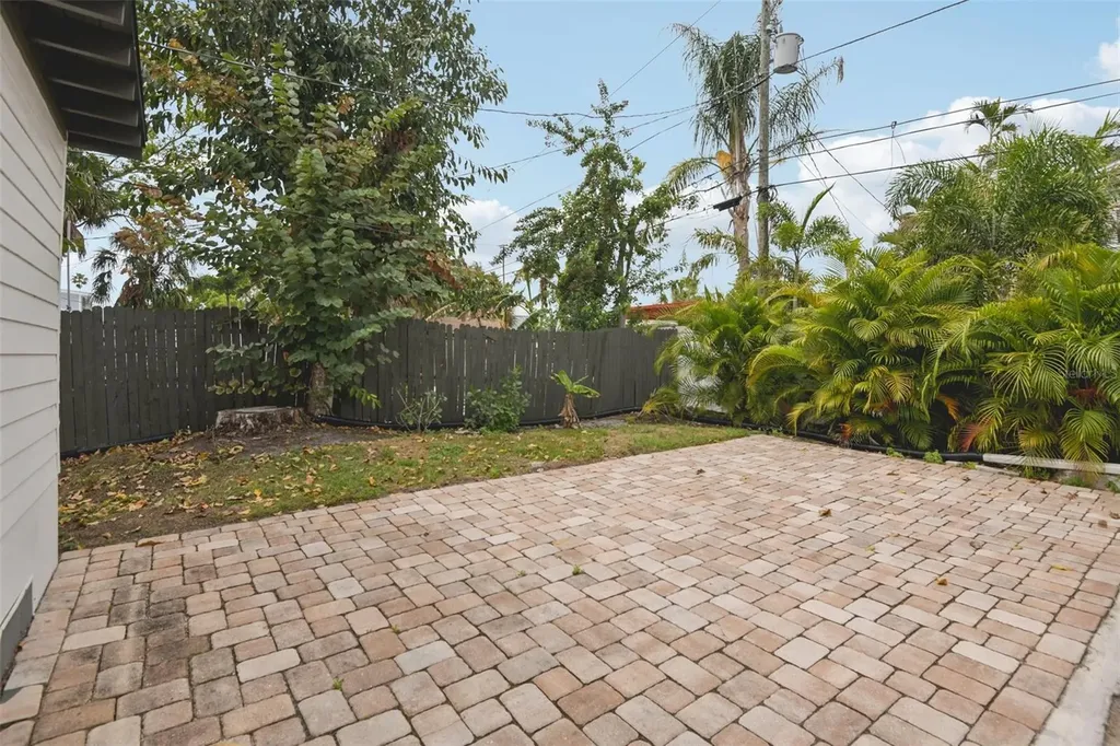 159 81st Avenue N St Petersburg FL 33702