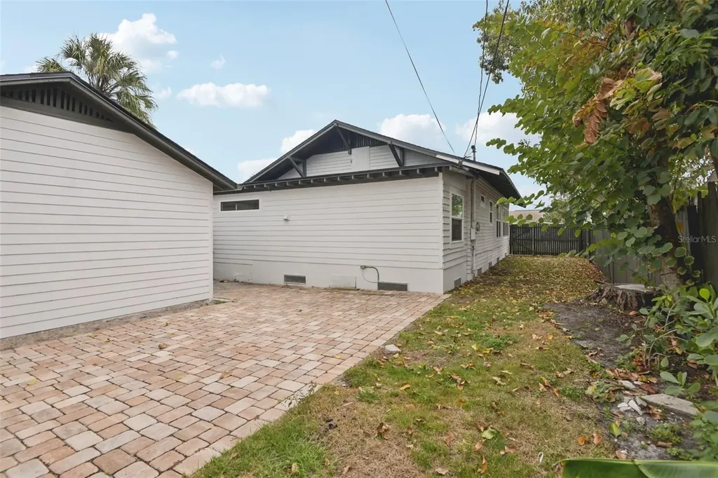 159 81st Avenue N St Petersburg FL 33702
