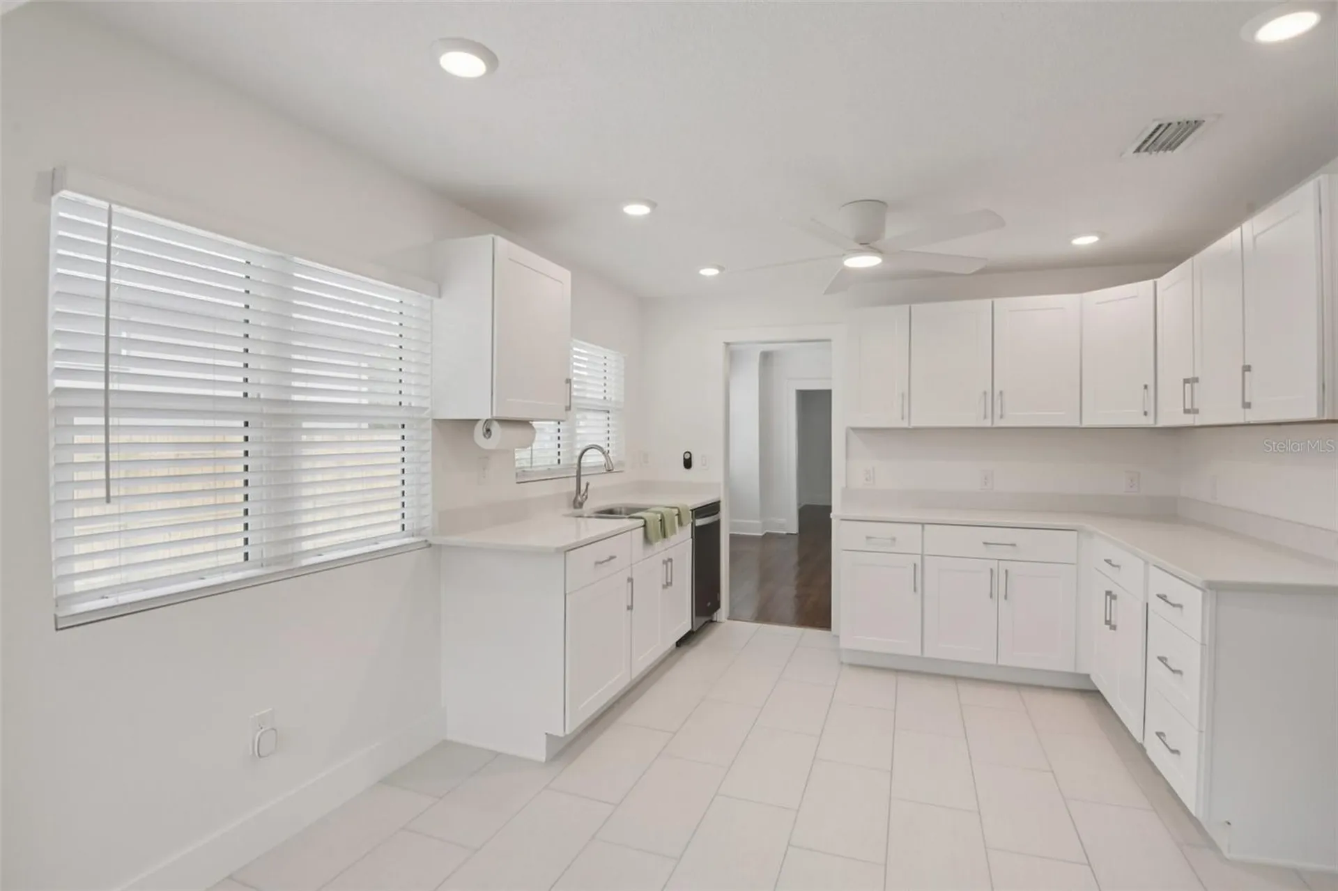 159 81st Avenue N St Petersburg FL 33702