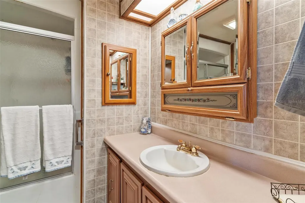 28315 Private Road Okahumpka FL 34762