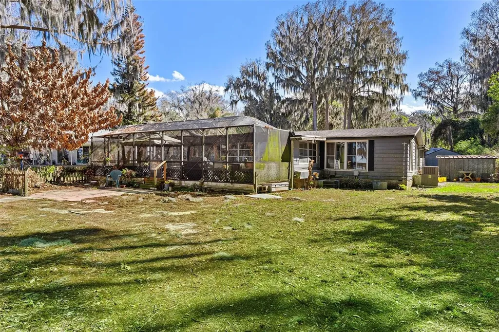 28315 Private Road Okahumpka FL 34762
