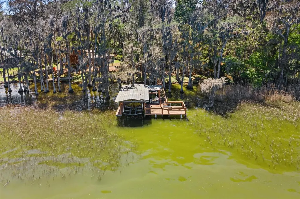 28315 Private Road Okahumpka FL 34762