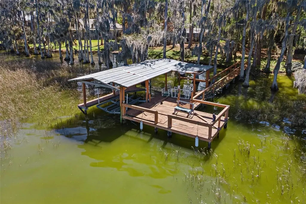 28315 Private Road Okahumpka FL 34762