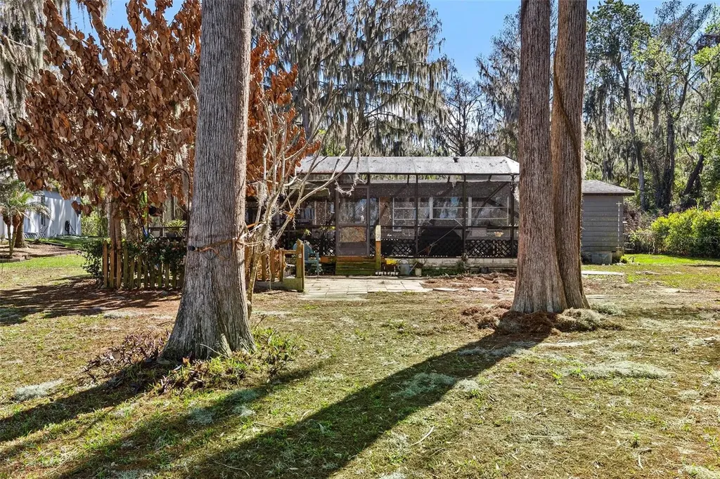 28315 Private Road Okahumpka FL 34762