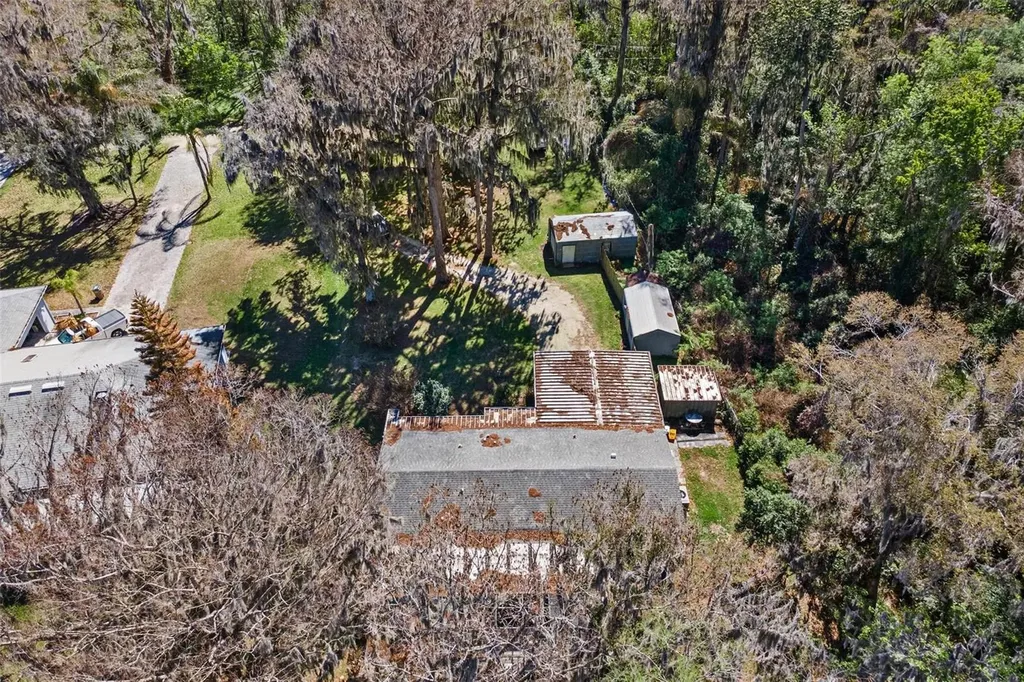 28315 Private Road Okahumpka FL 34762