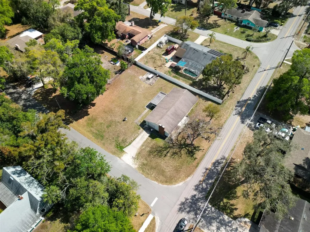 975 N Boston Avenue Deland FL 32724
