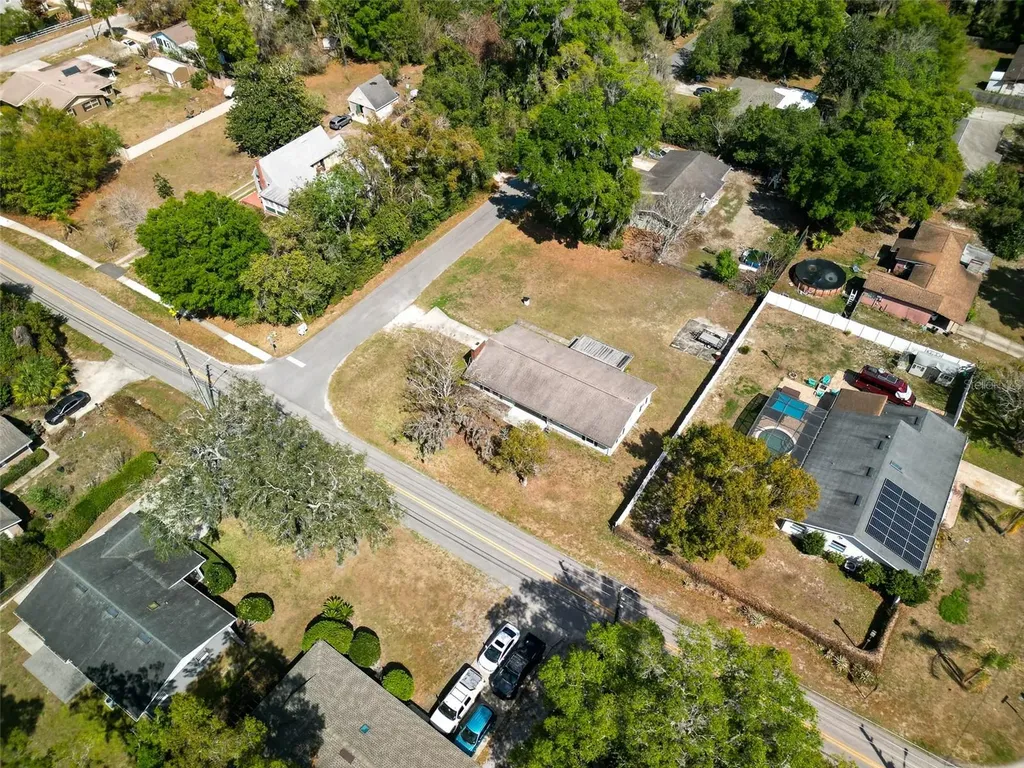 975 N Boston Avenue Deland FL 32724