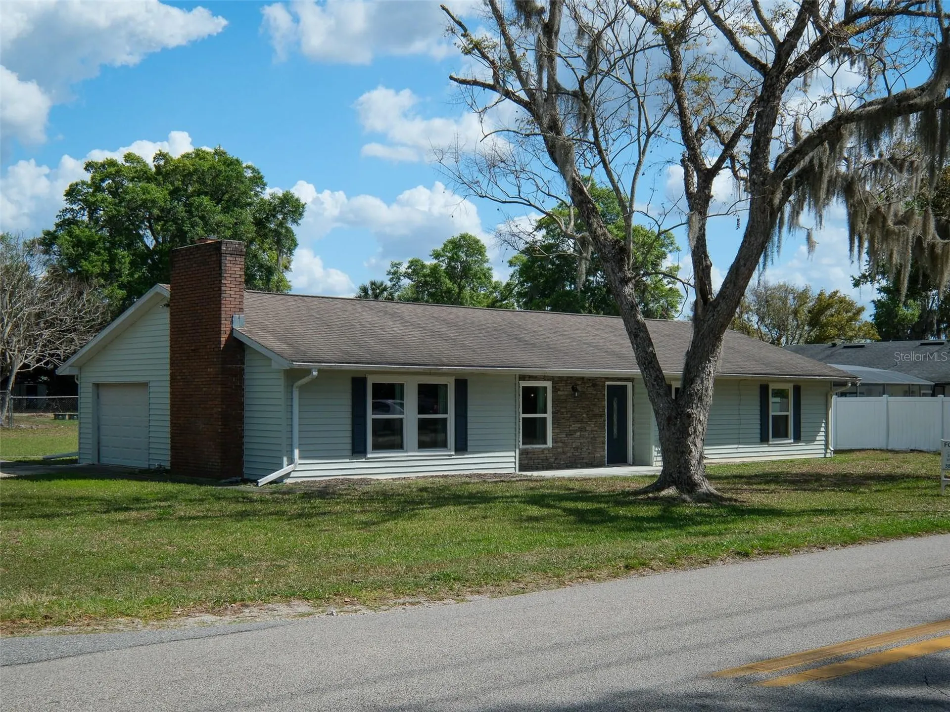 975 N Boston Avenue Deland FL 32724