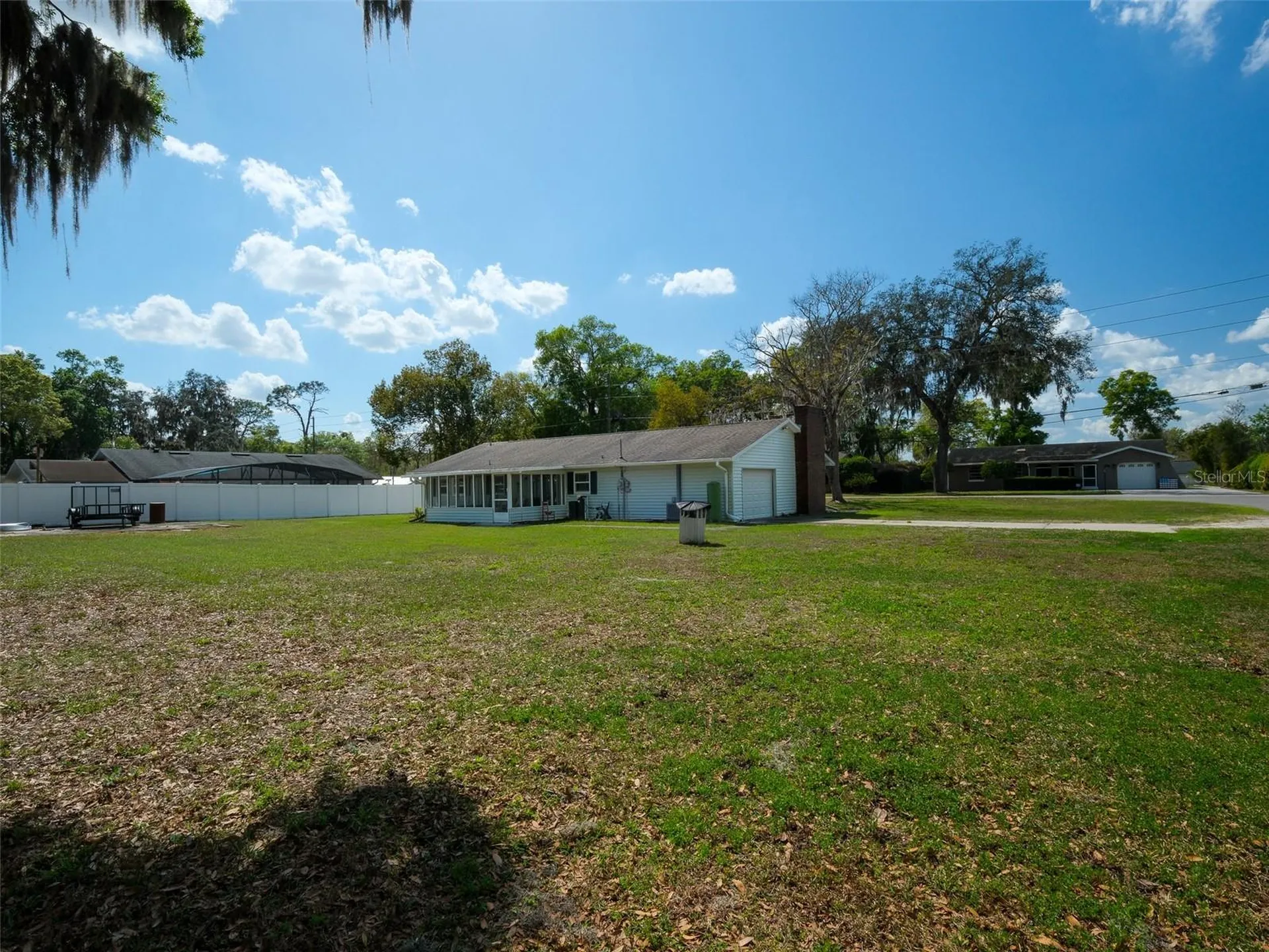 975 N Boston Avenue Deland FL 32724